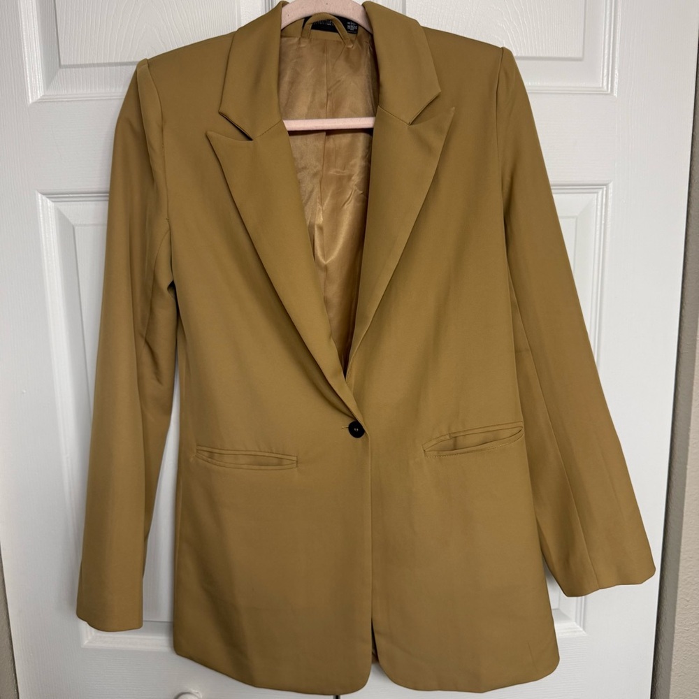 PrettyLittleThing Single-Button Blazer - image 1